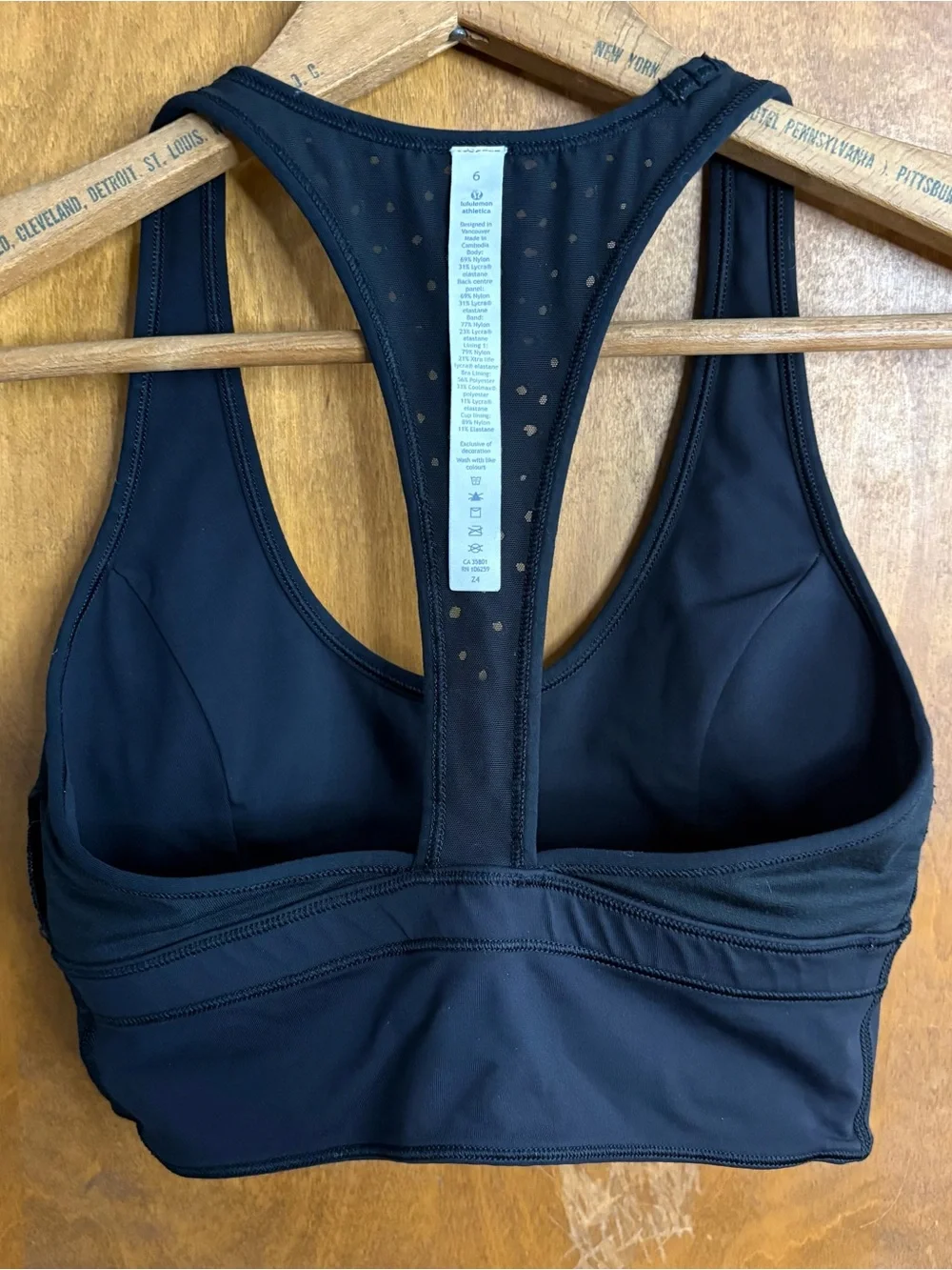 Lululemon Black Ornate Sports Bra Bralette Embroidered Eyelet Lace 6 Hiking Gym